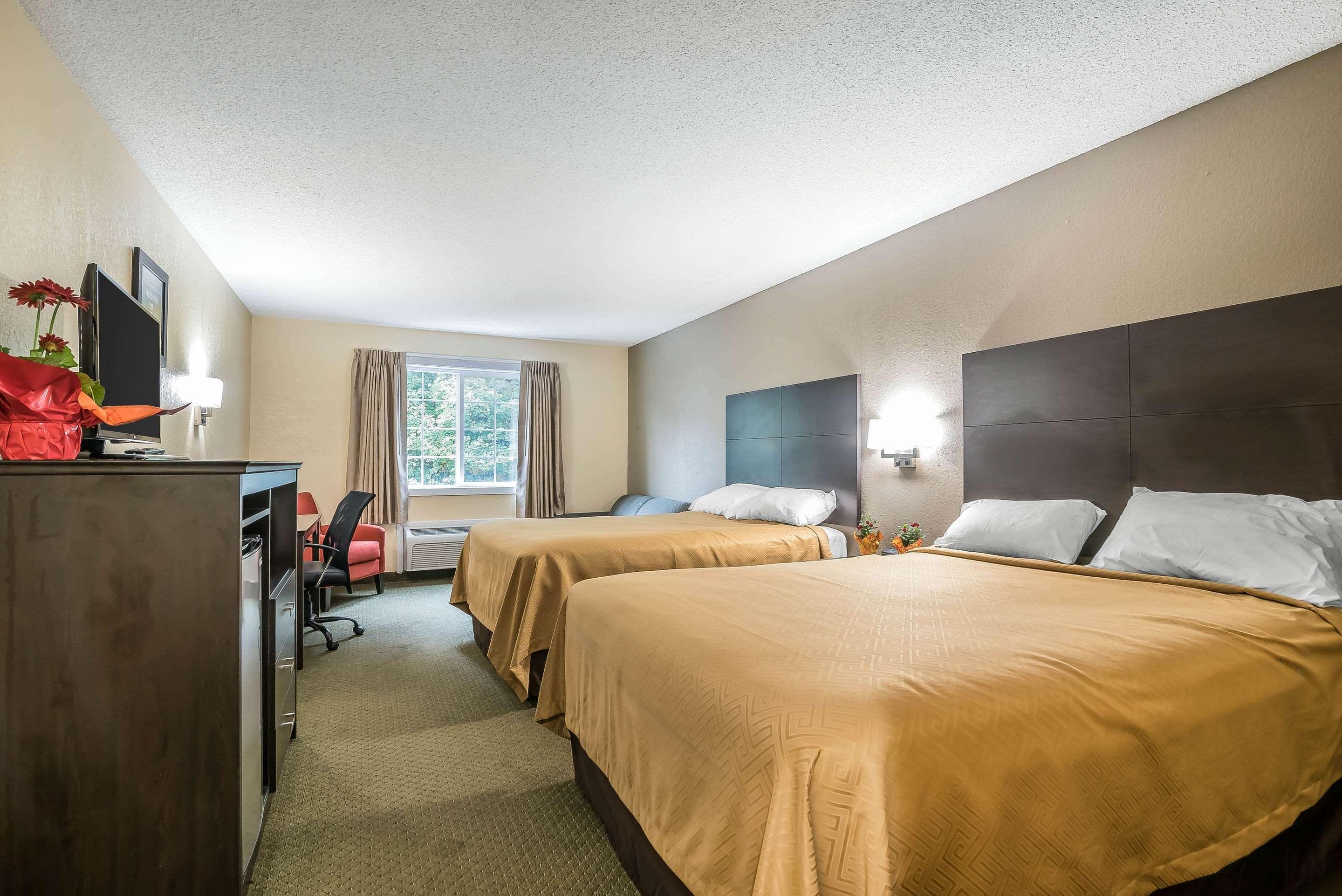 Rodeway Inn Lake George Outlets Zewnętrze zdjęcie